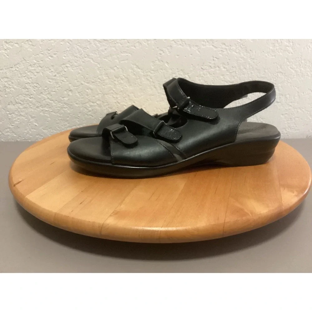 SAS Sandals Womens 8.5 M Black Leather Adjustable Straps Tripad Comfort Walking